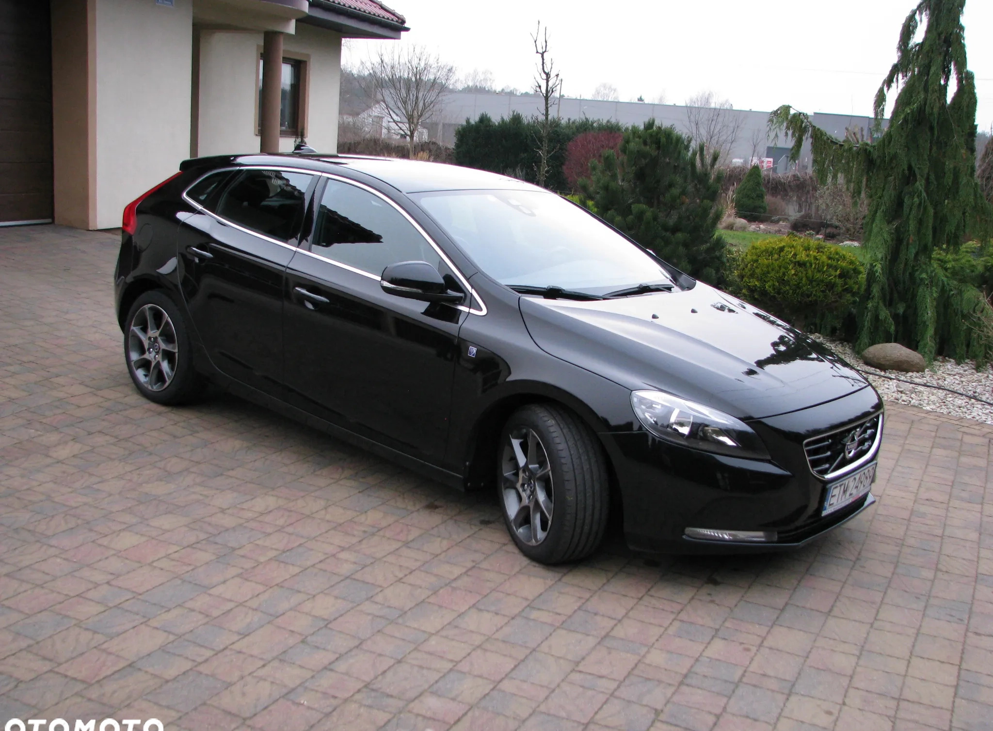 Volvo V40 cena 59900 przebieg: 110000, rok produkcji 2016 z Piotrków Trybunalski małe 301